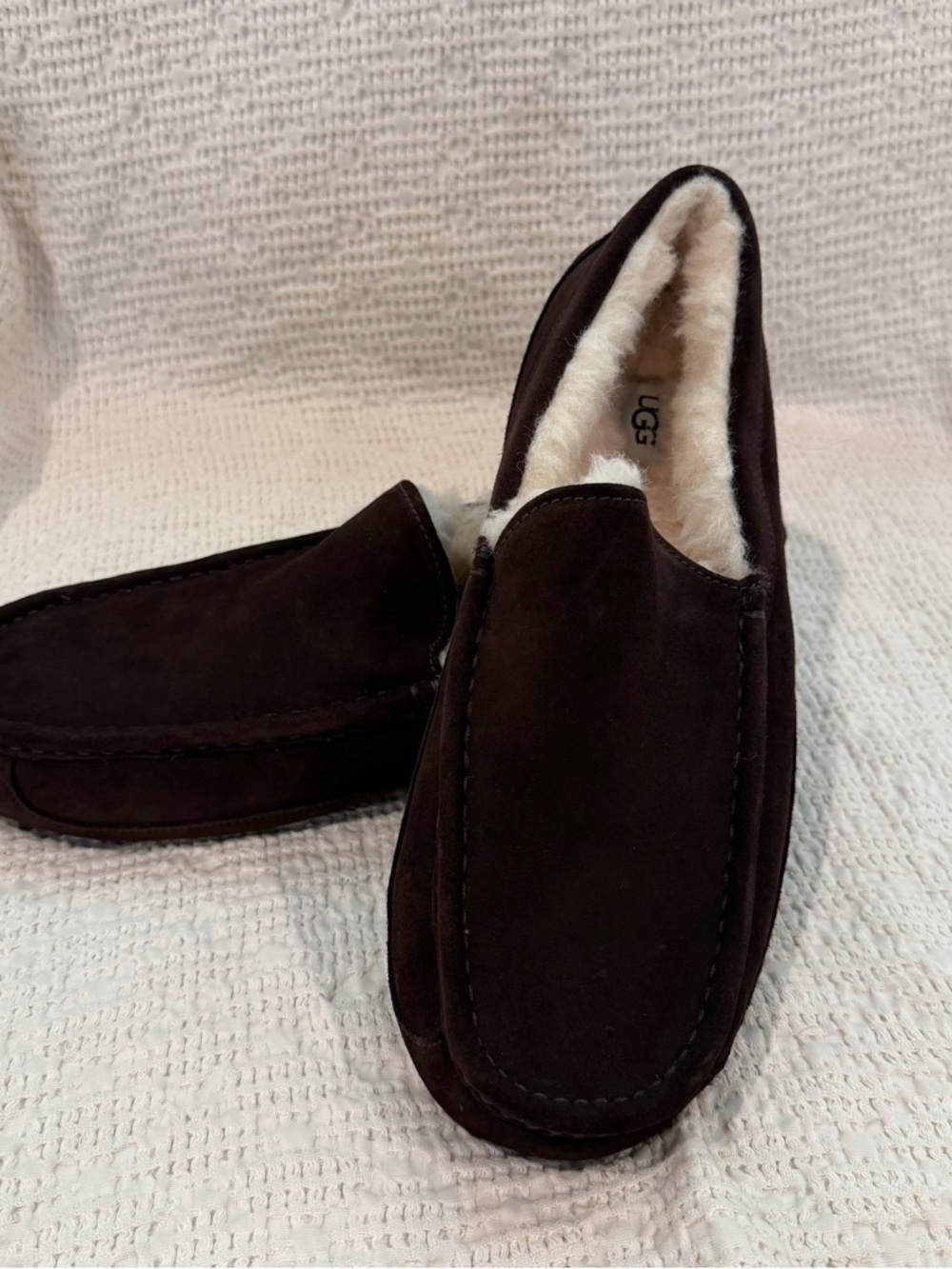 UGG Men’s Chocolate Brown Suede Shearling-Lined Slip-Ons Slippers Size 12